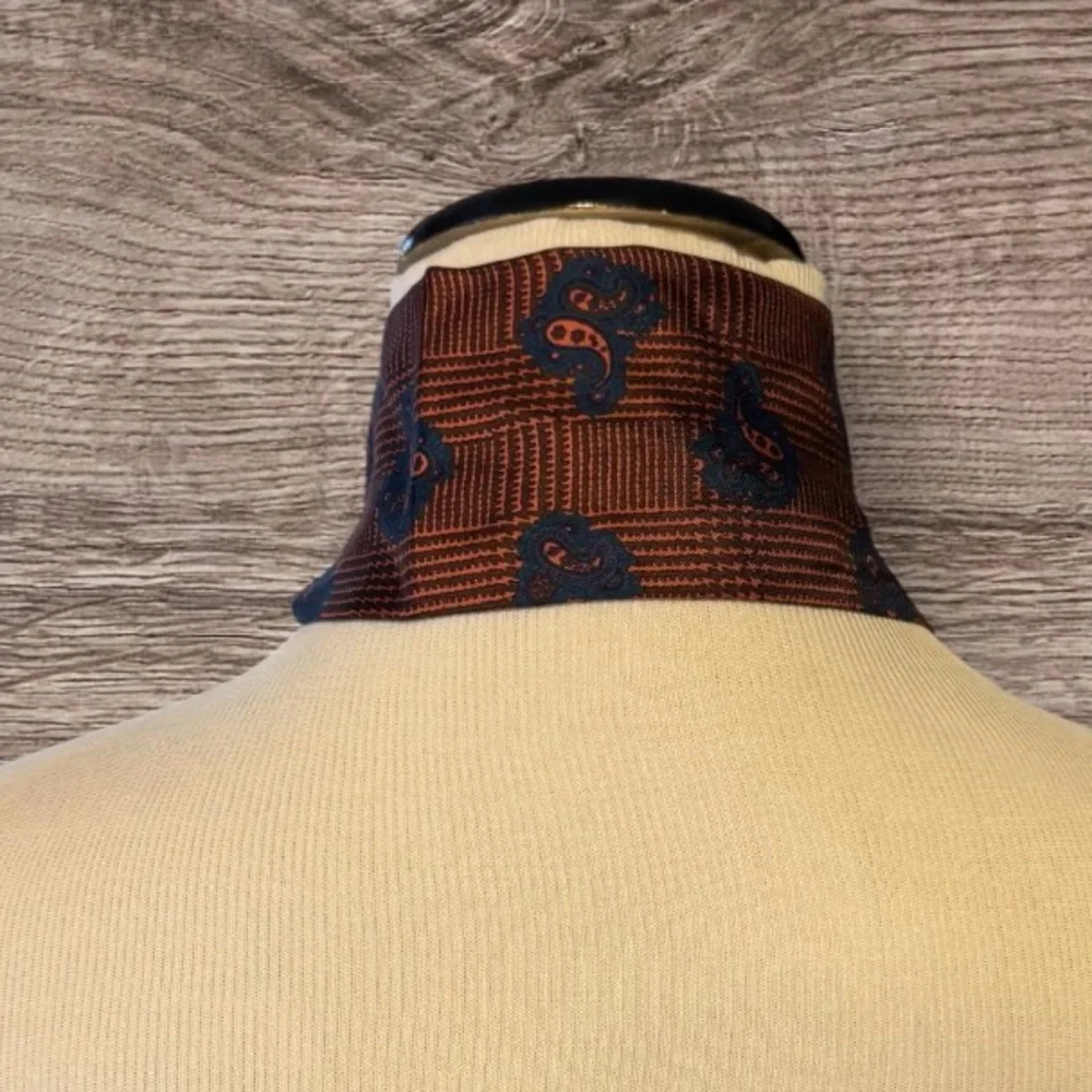 EUC Vintage Silk Ginnie Johansen Inc Ascot/Scarf Men or women